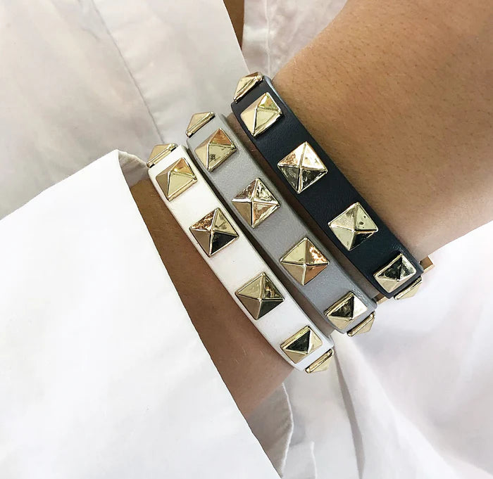DARK - LEATHER STUD BRACELET WHITE W/GOLD